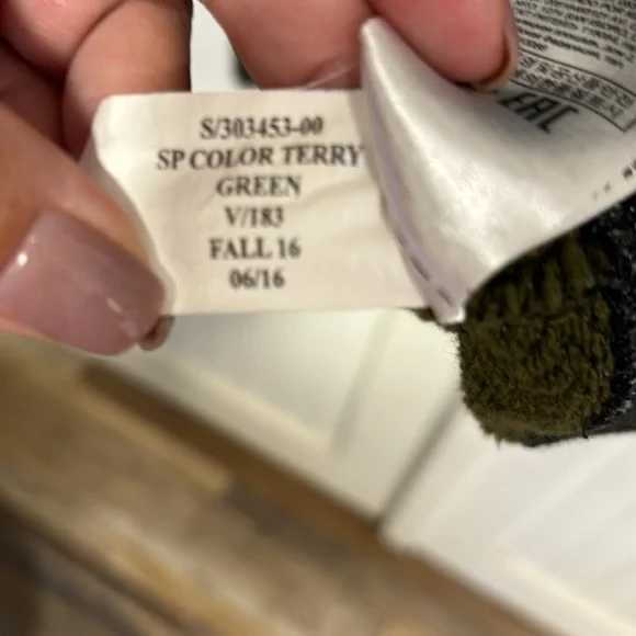 Banana Republic, dark gray/black W/ Terry Green inside men’s sweater size M - Picture 6 of 8